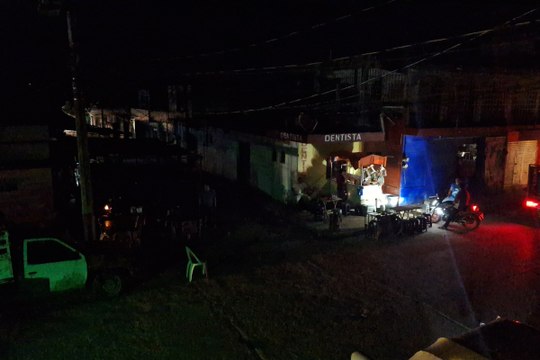 Municipios de Tabasco sufren apagones; cientos de habitantes se quedaron sin luz