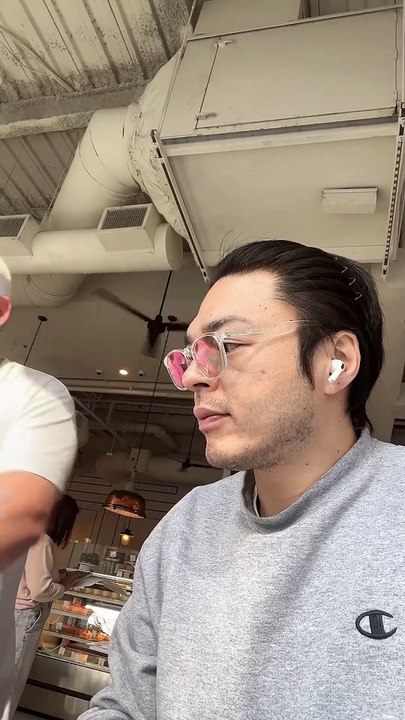 Indifférent à une chute en arrière-plan