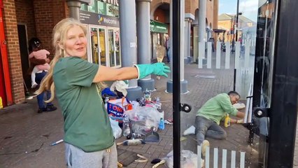 Kettering's Great British Spring Clean: Freshly Cleaned Bus Stops on Newland Street 🚏