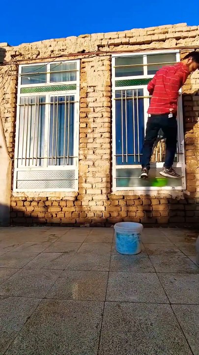 "Cleaning glass perfectly professional and precise" #GlassCleaning #ProfessionalCleaning