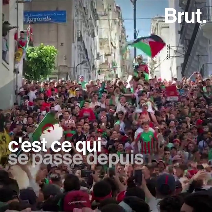 Algérie : des hymnes de supporters de foot dans les manifestations