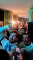 L’explosion de joie des supporters argentins à Paris au moment de la qualification en demi-finale de Coupe du Monde. L’Argentine affrontera la Croatie en demi-finale après sa victoire ce soir face aux Pays-Bas. (Images @remybuisine pour Brut)