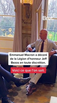 Emmanuel Macron a décoré de la Légion d’honneur Jeff Bezos en toute discrétion.