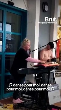 Tones and I raconte l'histoire derrière son hit Dance Monkey