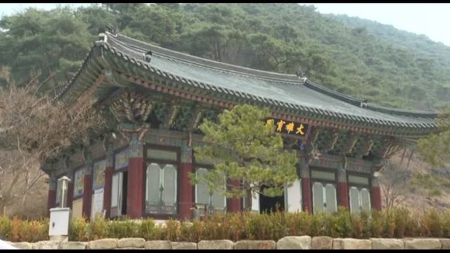 Sudcorea, corsa contro il tempo per salvare antico tempio dalle fiamme