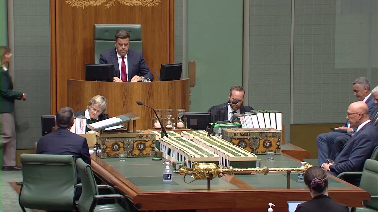 Australian government seeks to woo voters with surprise tax cuts