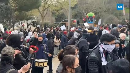 Yapılan çağrı üzerine üniversite öğrencileri Maçka Parkı’nda toplanmaya başladı