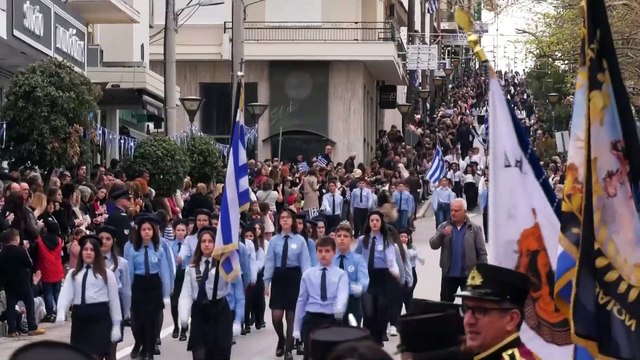 Η παρέλαση της 25ης Μαρτίου στη Θήβα