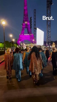 Elles défilent pour la lutte contre le cancer du sein