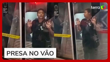 Mulher fica presa entre porta de segurança e vagão no Metrô de São Paulo
