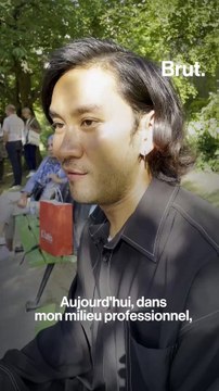 Issu d'un milieu populaire, il a réussi dans la mode grâce à sa mère