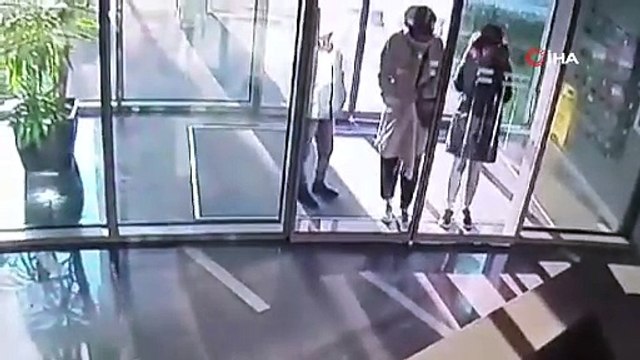 İstanbul'da akıl almaz hırsızllık: 1,5 miyon TL'lik hırsızlığın failleri iş üstünde yakalandı