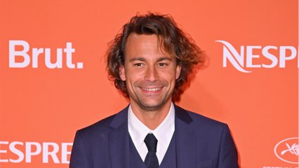 GALA VIDEO - Bertrand Chameroy débarque dans une nouvelle émission : ce collègue de C à vous fait la grimace !