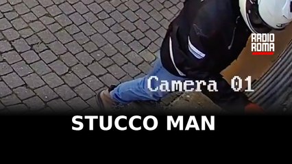 Vendicatore seriale ai Parioli: “Stucco man” incolla serratura box auto per 12 volte (VIDEO)
