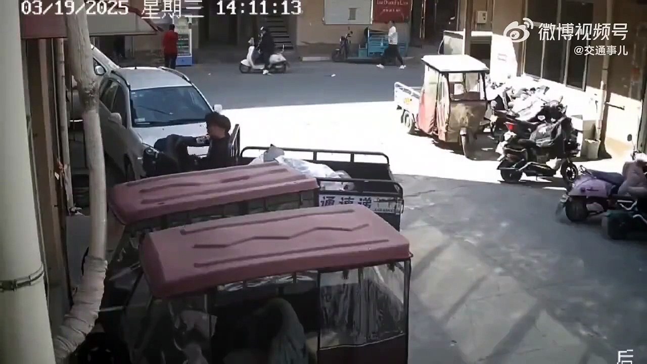 Drôle de façon de rentrer dans un magasin...