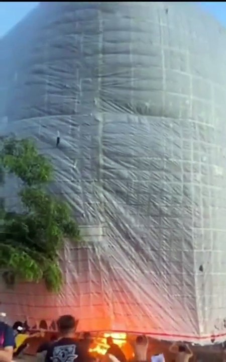 Ils envoient le plus gros ballon dans le ciel... dingue