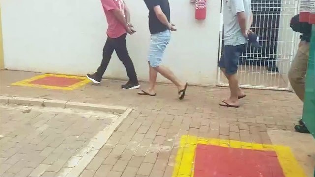 Trio é detido com pistola, munições e maconha durante abordagem no Riviera