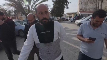Así ha sido liberado el oscarizado director palestino Hamdan Ballal tras pasar la noche detenido