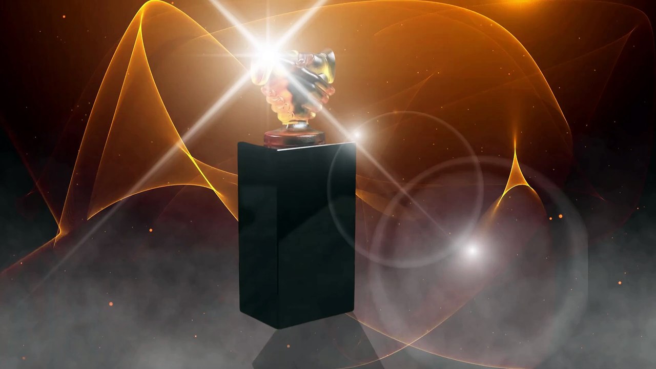 Handshake liu li Crystal Trophies at Trophy-World Malaysia | Custom Trophies & Plaques Supplier