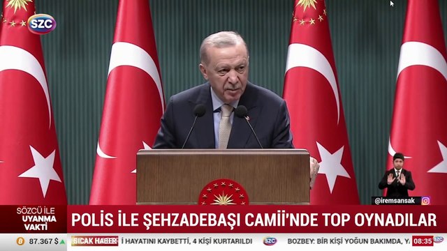 Kutsallarımız kırıldı diye eleştiriyorlardı aynı gün İBDA-C'lilerle polis Şehzadebaşı Camii'nde top oynadı