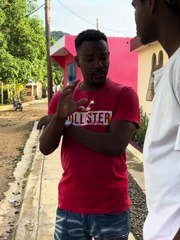 Mujer pone a hacer oficio a su esposo    El Haitiano Compale