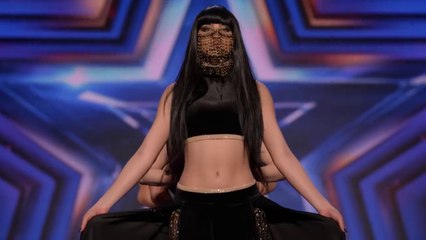 Golden Buzzer- Mayyas' Breathtaking Audition Captivates Sofia Vergara - AGT 2022