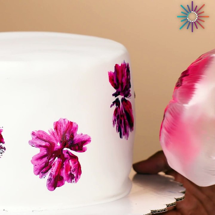 Cake decoration idea to try! 🍰