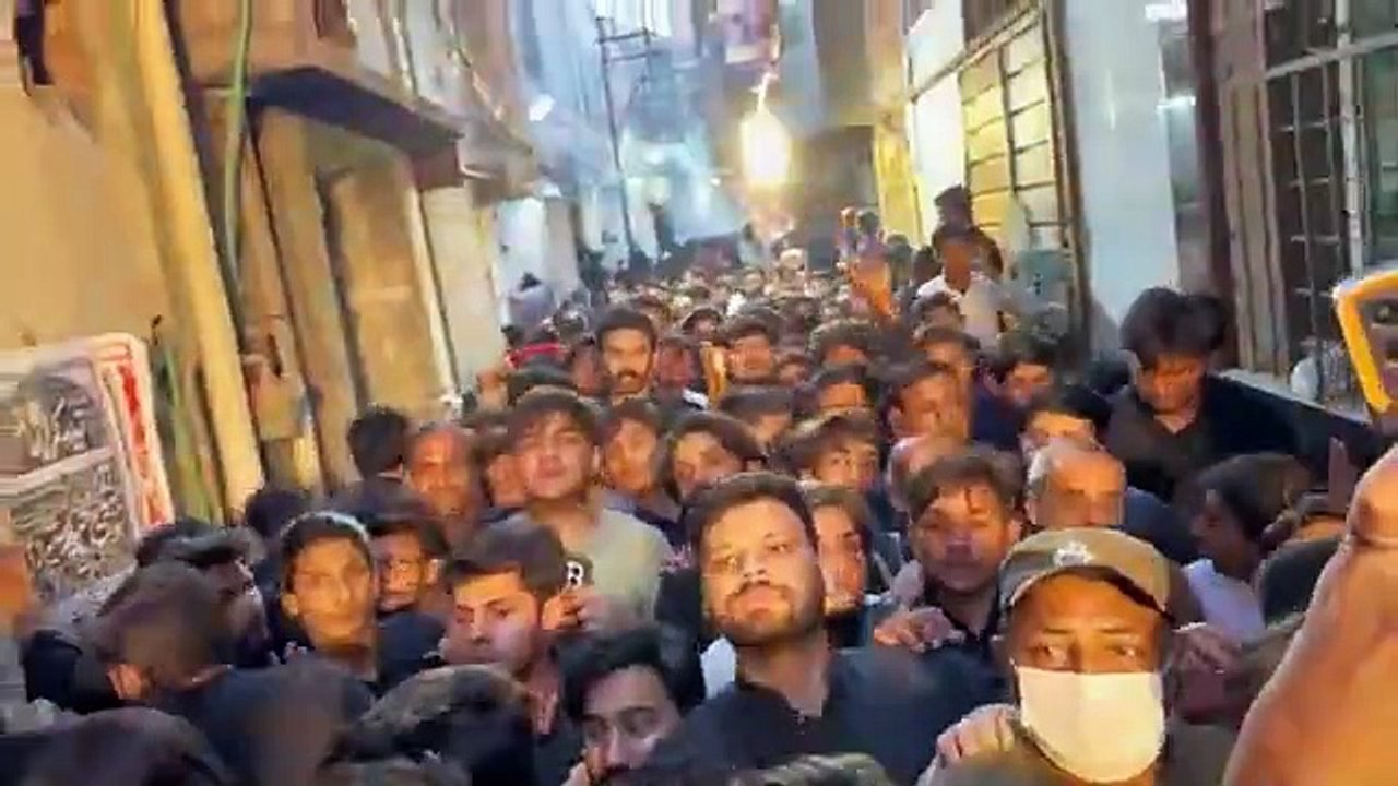 حشد لا يصدق في 21 رمضان شهادة مولانا علي ع.س. زيارة غزال المفاجئة.