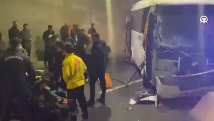 Sivas’ta midibüs ile TIR’ın çarpıştığı kazada 3 kişi yaralandı