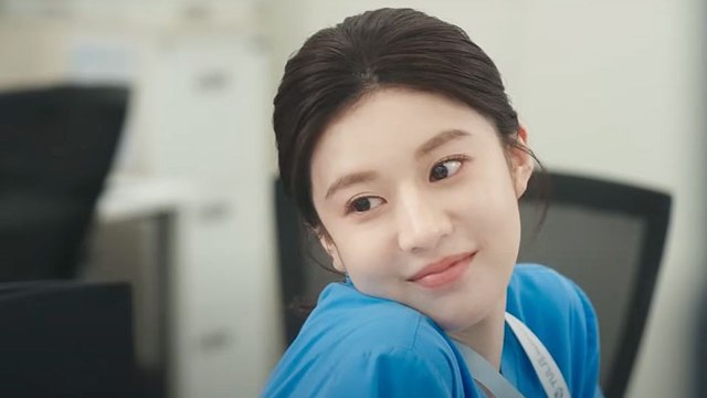 Resident Playbook - saison 1 Bande-annonce VO STEN