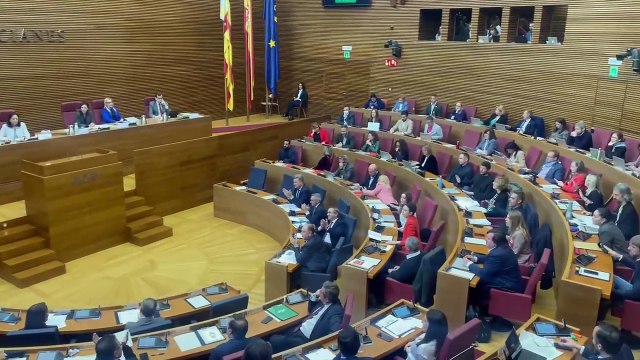 Los gritos de ¡Mazón, dimisión! vuelven al Pleno de las Corts