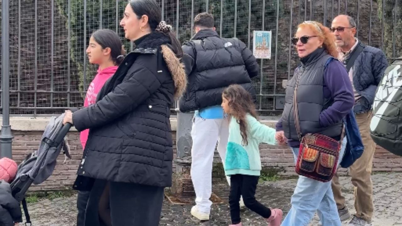 Boy tries to drink from 'Roman Fountain' but it goes hilariously wrong
