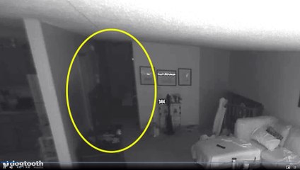 VIDEO: ¡Les advirtieron! Se mudaron a una casa donde eran ‘acechados’ por una ‘entidad’