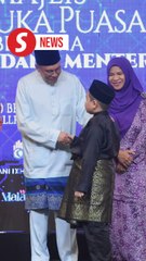 Felda given a month to chart new direction, says Anwar