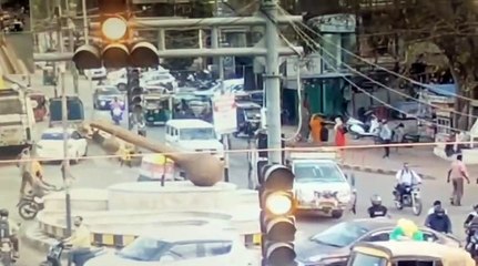 पति ने पत्नी को रंगेहाथ पकड़ा तो प्रेमी ने चढ़ाई कार, वारदात CCTV में कैद