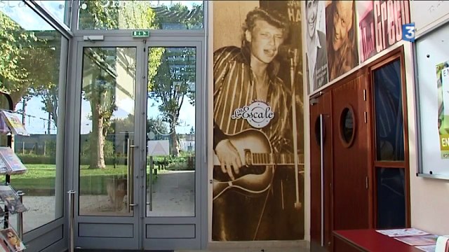 Johnny Hallyday à l’Escale de Migennes (1960) – Ses Débuts sur Scène