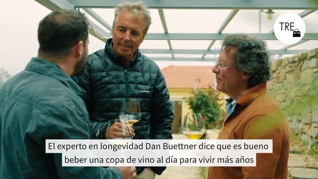 El experto en longevidad Dan Buettner dice que es bueno beber una copa de vino al día para vivir más años: médicos y estudios no piensan lo mismo