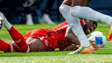 Alphonso Davies se rompe el ligamento cruzado de la rodilla en el partido contra Estados Unidos