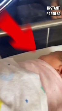 Ces trois frères rencontrent leur petite sœur pour la première fois