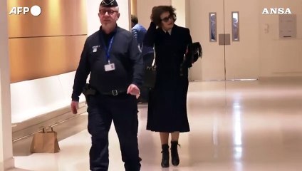 Processo Depardieu, l'attrice Fanny Ardant arriva in tribunale