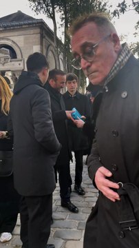 En témoigne cette vidéo Vidéos - Michel Ferracci - Obsèques Emilie Dequenne au crématorium du Père Lachaise à Paris, France, le 26 mars 2025 Laura Happening/Bestimage