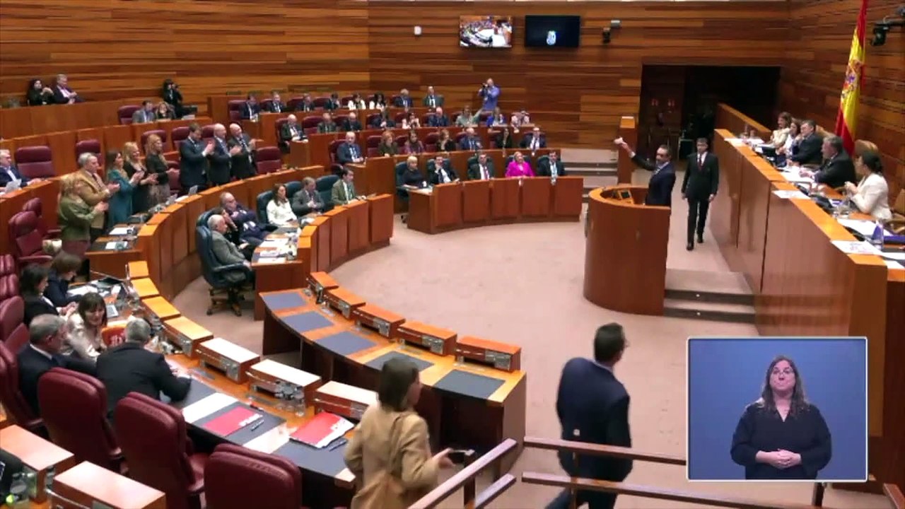 Hierro exhibe la hoja que dejó a Mañueco arrugada por el presidente