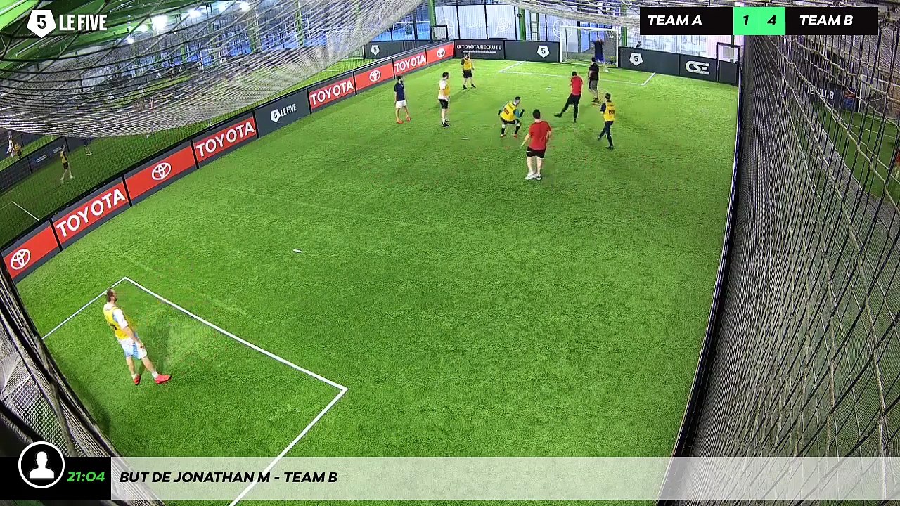 But de Jonathan M - Team B