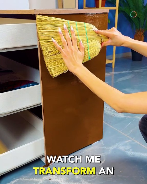 Quick and creative drawer revamp using a broom! 🧹😱
