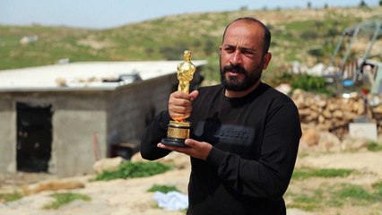 Cineasta palestino diz que foi agredido por colonos israelenses por ter vencido Oscar