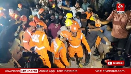 భద్రాచలంలో కుప్పకూలిన ఐదు అంతస్తుల భవనం - ఒక వ్యక్తి మృతి, శిథిలాల్లో చిక్కుకున్న మరో వ్యక్తి