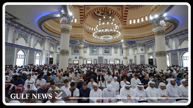 UAE residents exchange Eid Al Fitr greetings, offer prayers