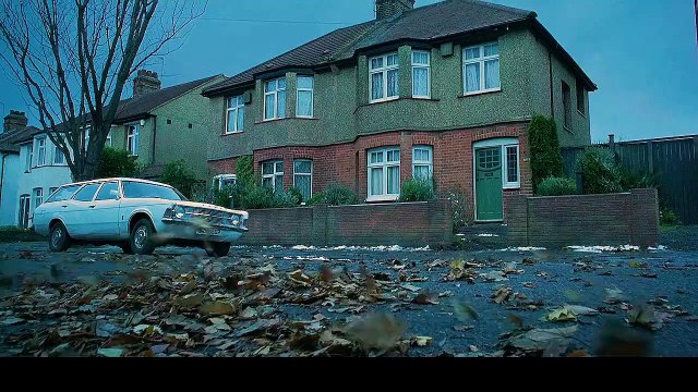 1408 Movie Horror novelist Mike likes to explore haunted places with scientific equipment to collect writing materials. He lives in Room 1408, where many residents committed suicide.