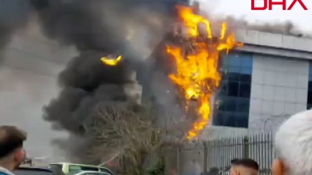 Başakşehir'de sanayi sitesinde yangın