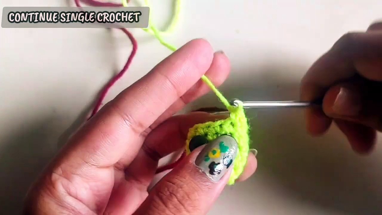Crochet gummy worm - Bookworm with glasses tutorial